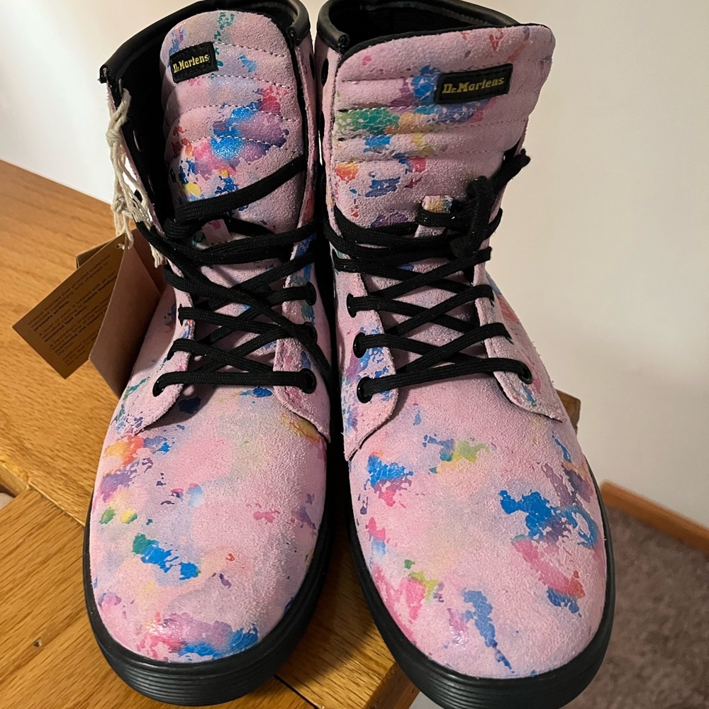 NWT Dr. Martens Sheridan Pink Rainbow Burst Suede size US Women’s 9